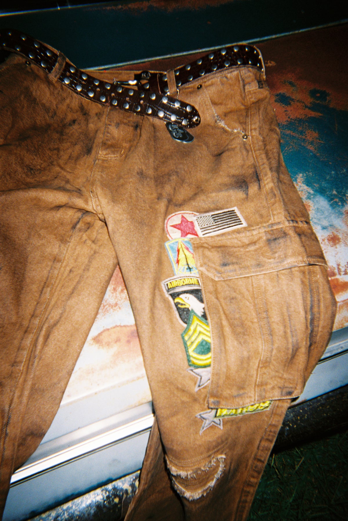 DIRTY PATCH JEANS